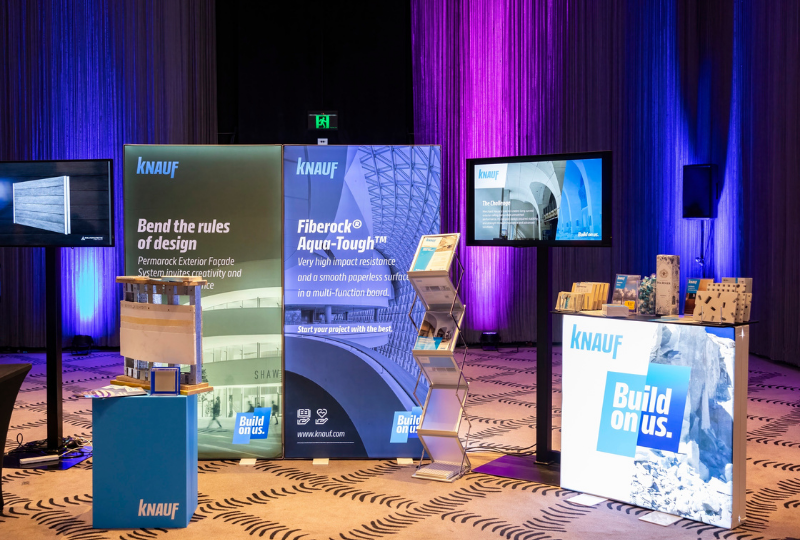 EXHIBITOR SETUP (13)